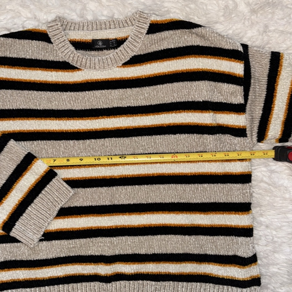 Volcom Bubble Tea Cropped Crew Neck Sweater in Bone, Size M - Picture 5 of 16